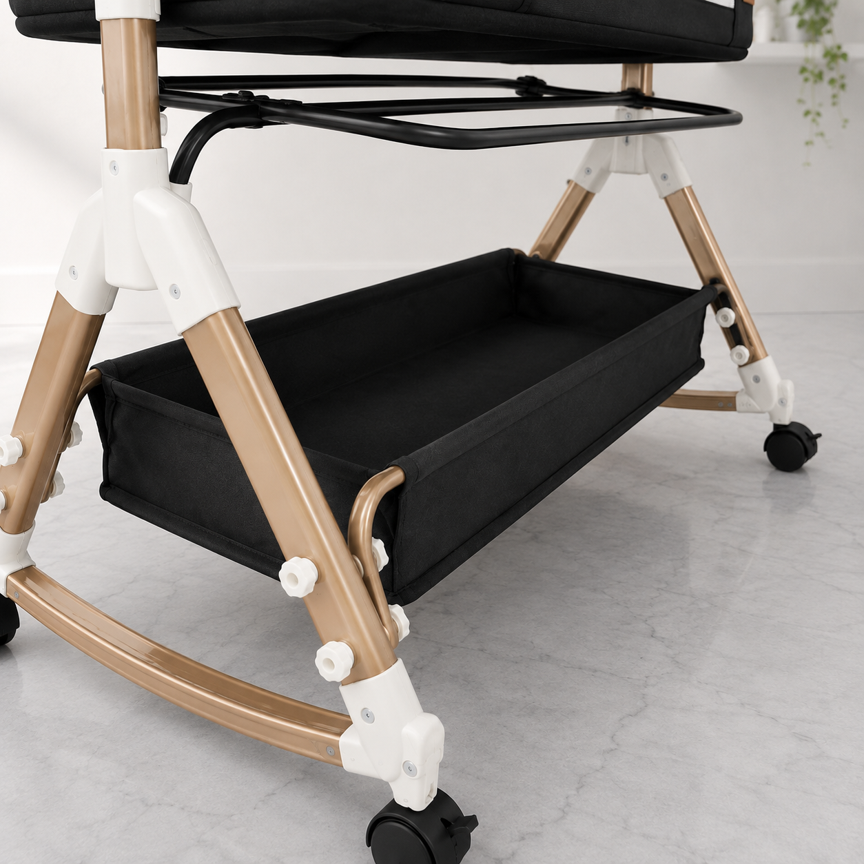 تخت الأطفال الفاخر iBaby Z2 – فرش داخلي مخمل - الصورة 5